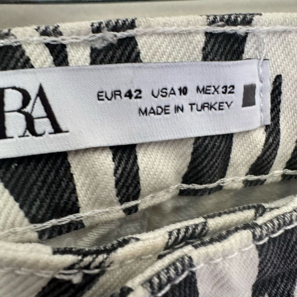 Zara High Waisted Zebra Print Straight Leg Jeans Size 10 - Picture 5 of 6